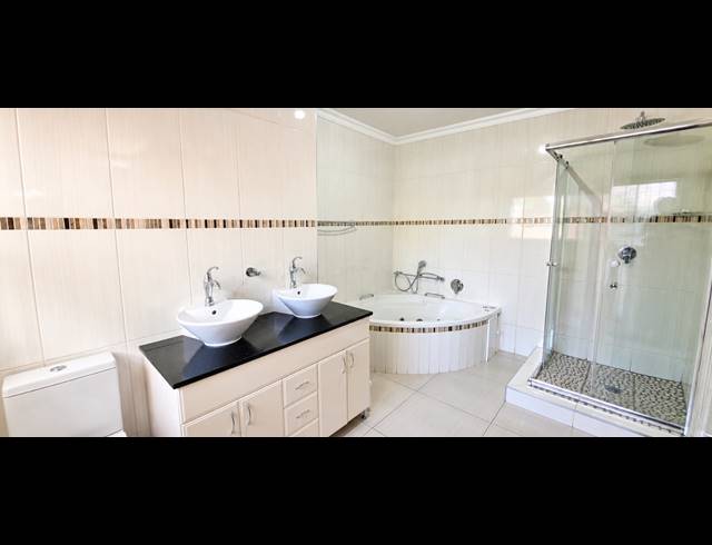8 BEDROOM HOUSE FOR SALE IN BENDOR